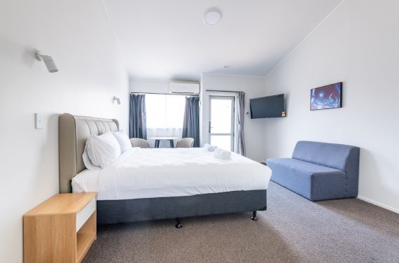 Executive Studio with Patio & Kitchen