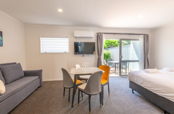 1-Bedroom Spa Suite