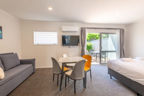 1-Bedroom Spa Suite